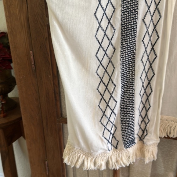 Skies Are Blue - Picture 3 of 5